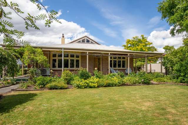 CHARMING FAMILY HOME, BRIMMING WITH CHARACTER