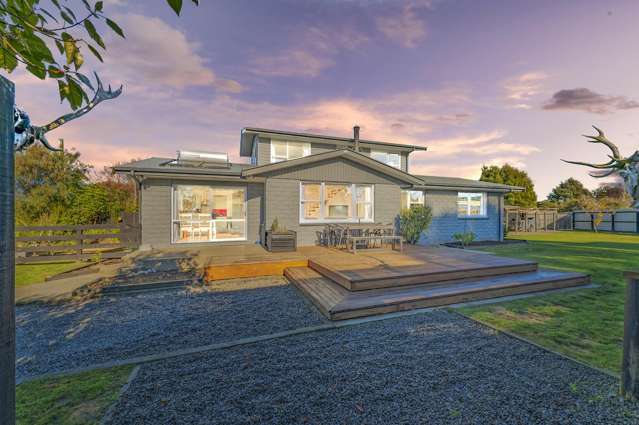 Large 5-Bed Spacious Family Home