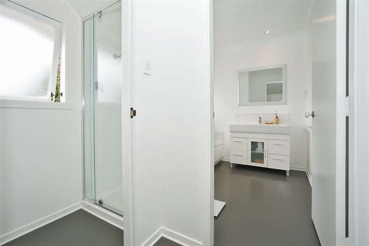 47 Queenwood Avenue Queenwood_11