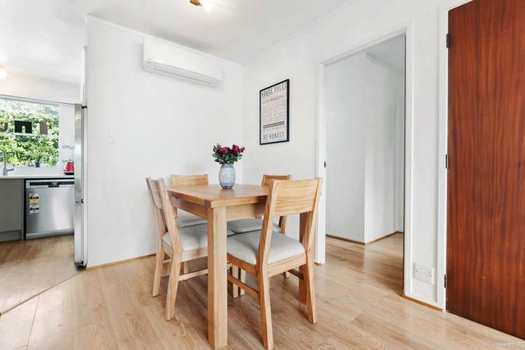 1/25 Glenmore Road Sunnyhills_9