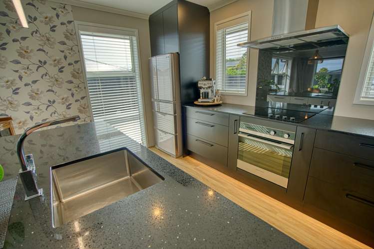 174 Coulson Road Paroa_16