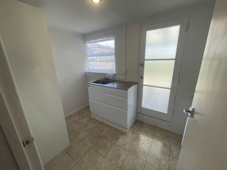 6 Lyttelton Avenue Forrest Hill_10