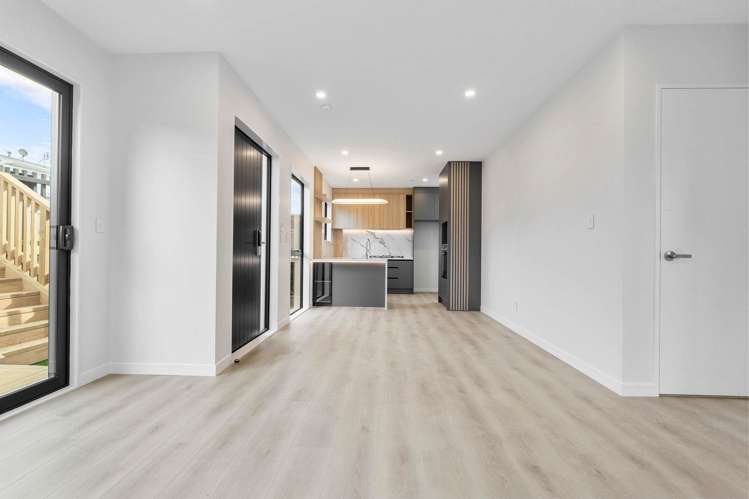 1/ 16 Madison Place Forrest Hill_14