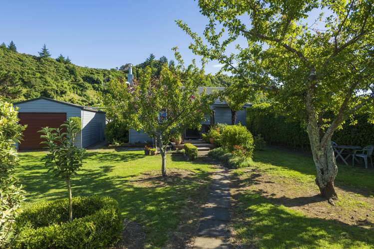 1 Forster Street Tolaga Bay_35