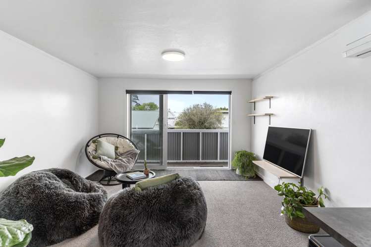 2/12 Somerfield Street Ellerslie_3