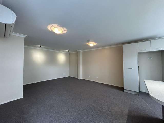 1/15 Roxanne Place 11233_2