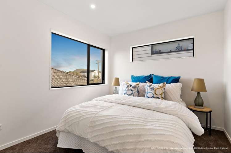 12A Holland Avenue Point England_12