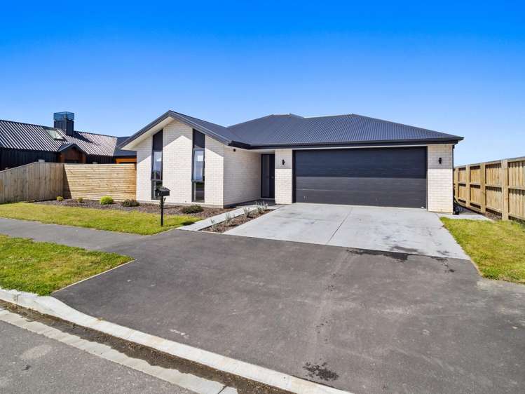 9 Vercoe Street Elgin_21