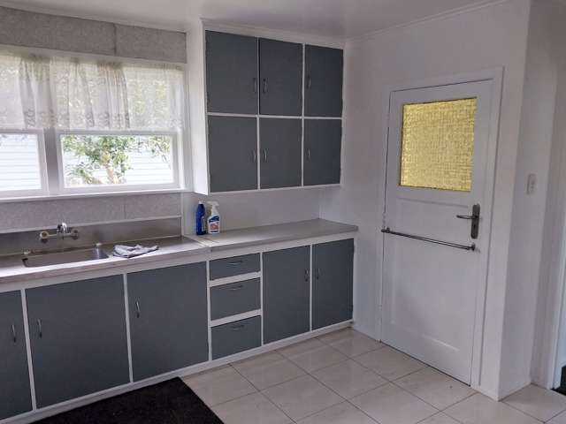 8 Dampier Street Avondale_3