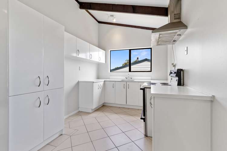 10 Taksan Place Pukete_2