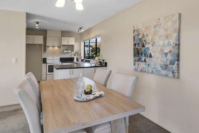 2/5 Askew Place Farm Cove_4