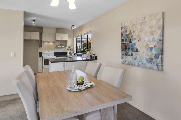 2/5 Askew Place Farm Cove_4