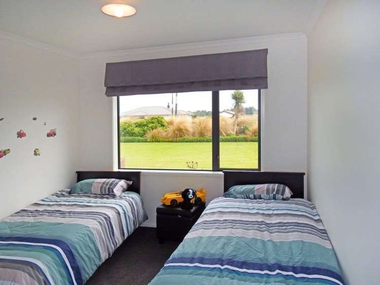 18 Majestic Chn Seaward Bush_12