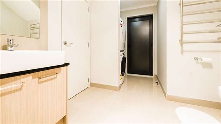 3 Hirimate Place Flat Bush_18