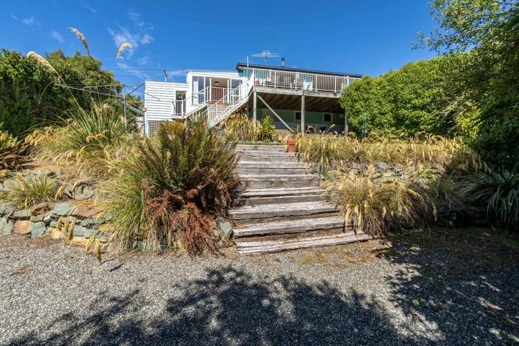 8 Violet Street Riverton_17