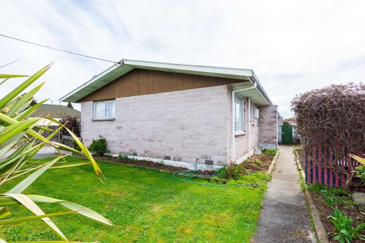 2/132 Charles Street Blenheim Central_11