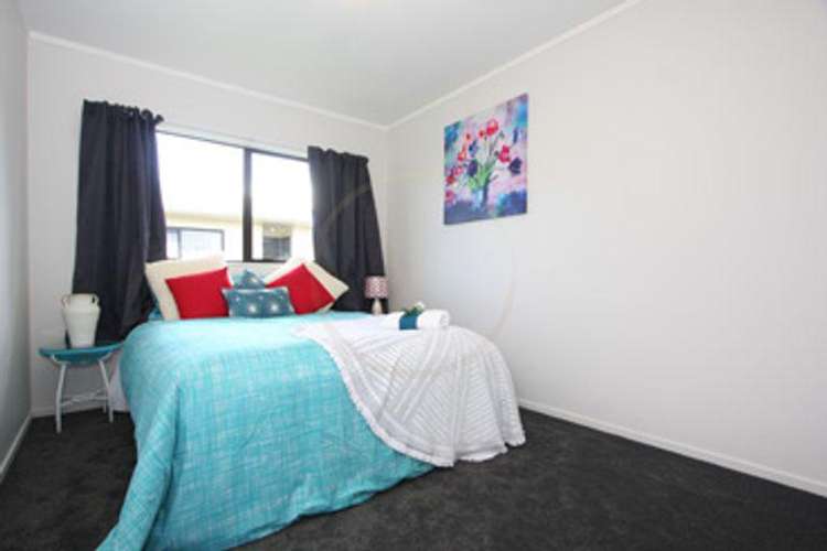 1/6 Hatherley Place Clendon Park_15