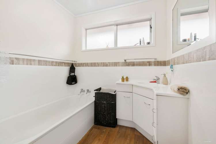 2/27 Parkhill Road Mellons Bay_8