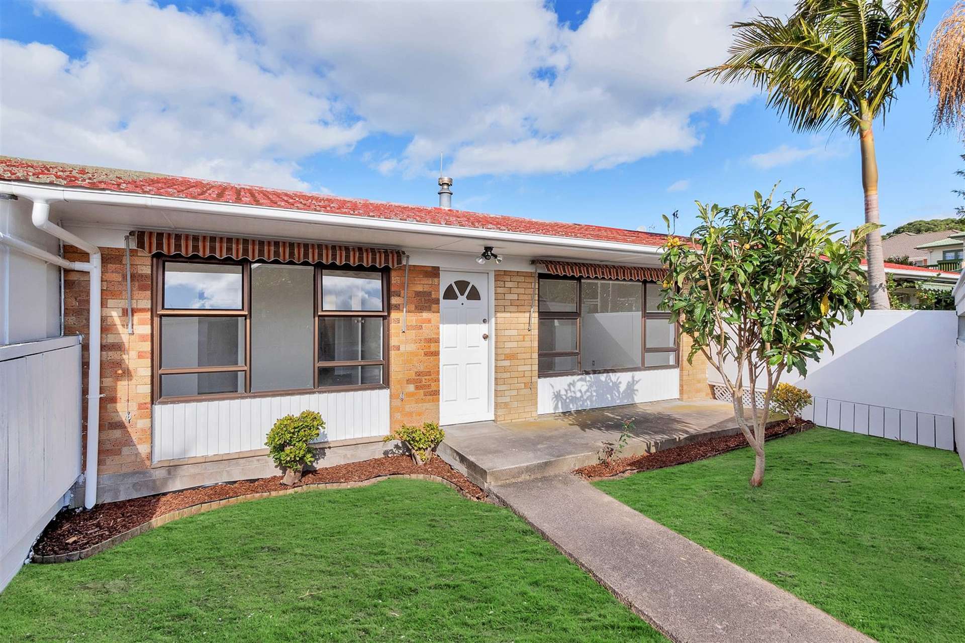 2/115 Mcleod Road Te Atatu South_0