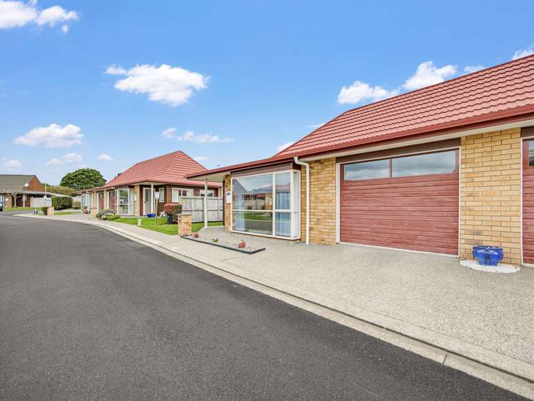 9 Fuller Close Villa 63_1