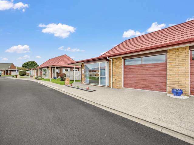 9 Fuller Close Villa 63 Levin_2