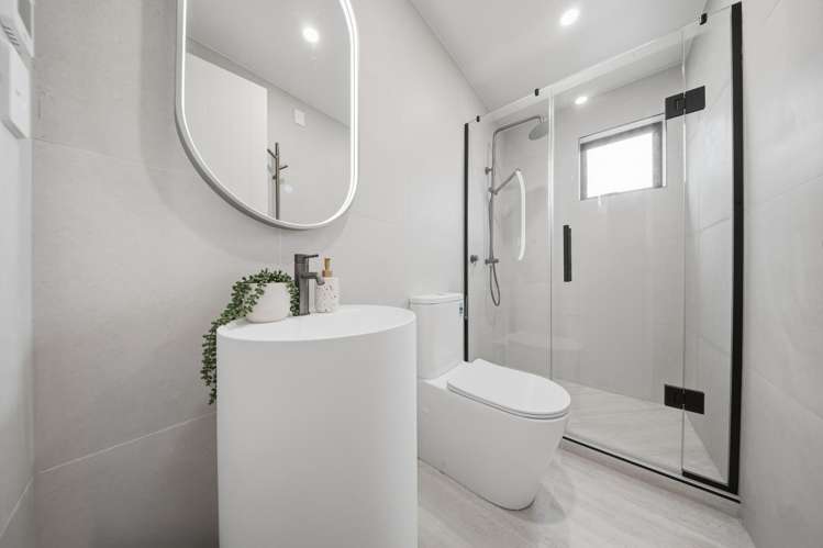 2B Rangitoto Terrace Milford_21