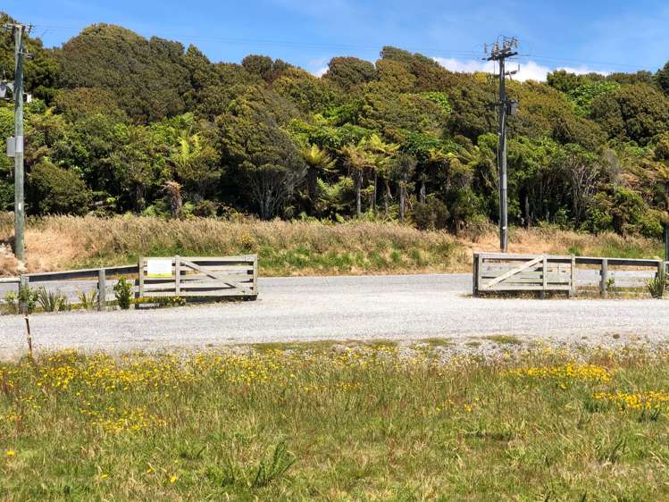 17 Fox Moth Drive Haast_4