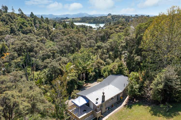 1060 Sandspit Road Sandspit_11