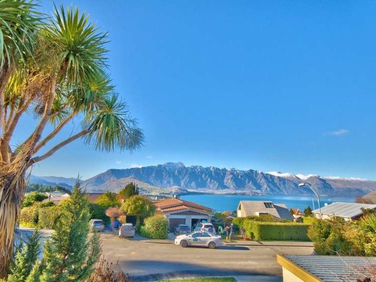 30 Avalon Crescent Fernhill/Sunshine Bay_4