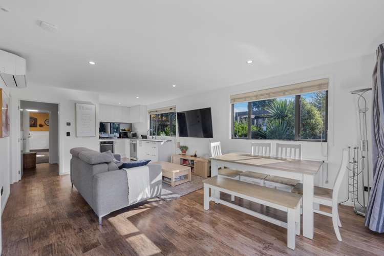 10 Jack Young Place Albert Town_28