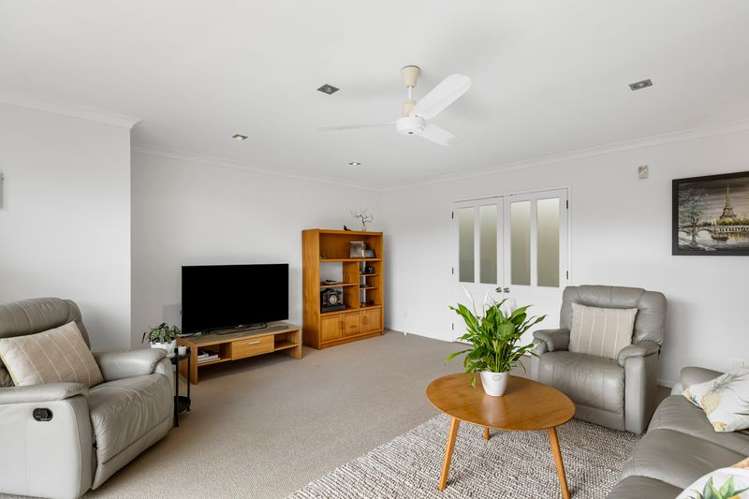 19 Davita Place Farm Cove_9