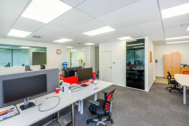 Unit F/112 Bush Road Rosedale_4