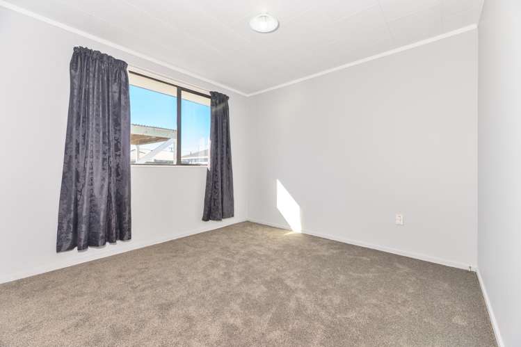 2/16 Sheehan Avenue Papakura_6
