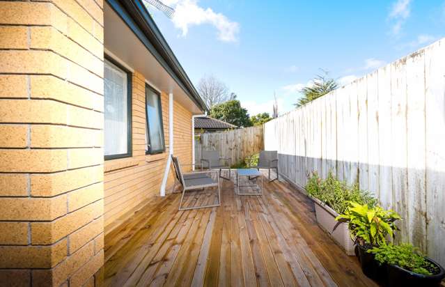 8 Simpson Road Ranui_3