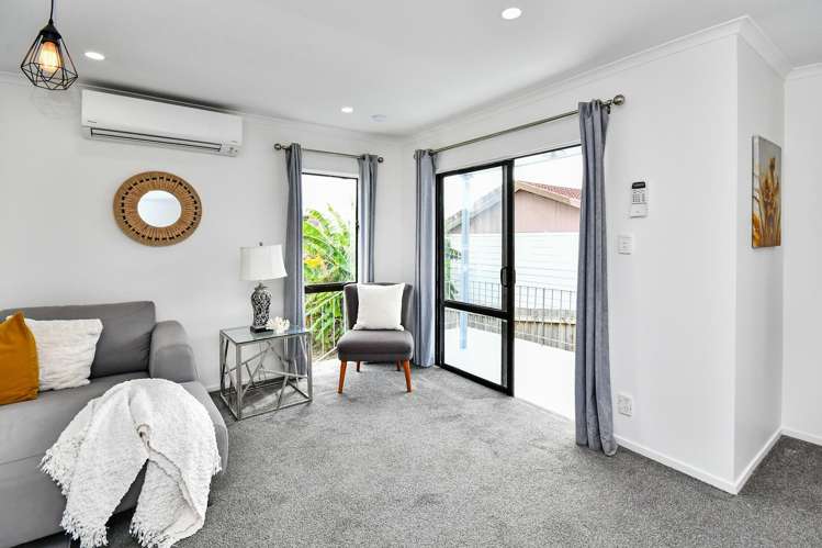 1/18 Coombe Avenue Otara_11