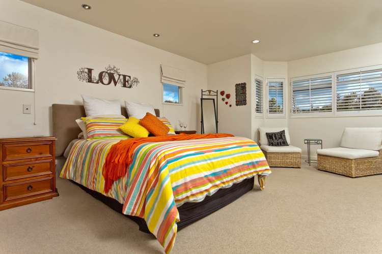 1 Oakford Park Crescent Greenhithe_7