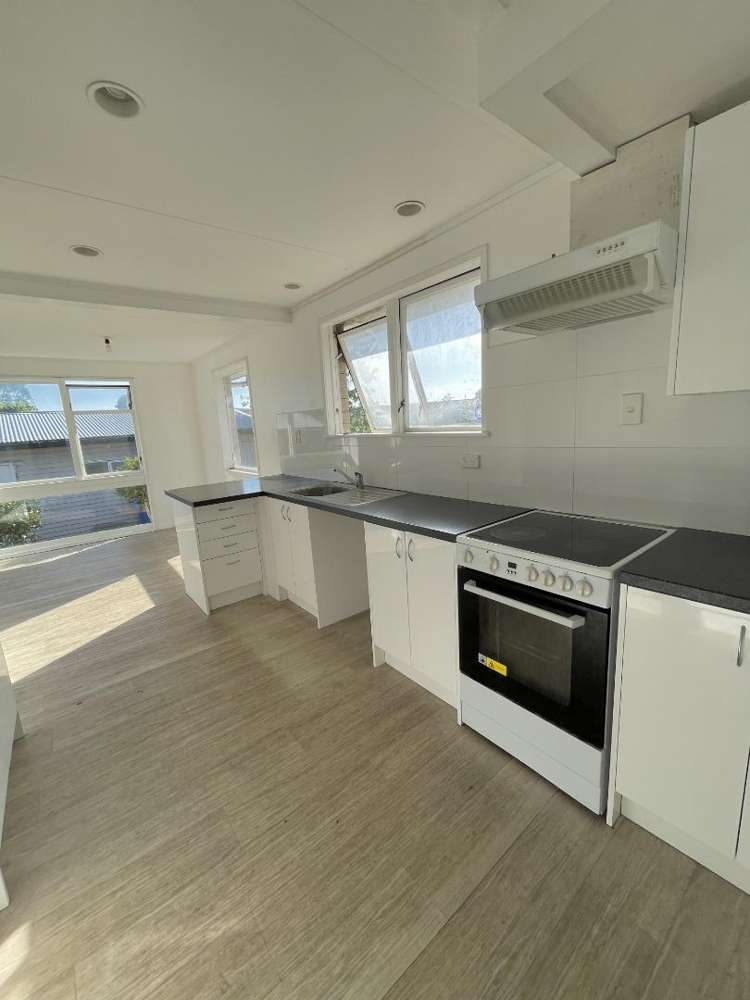 13 Chelburn Crescent Mangere_5