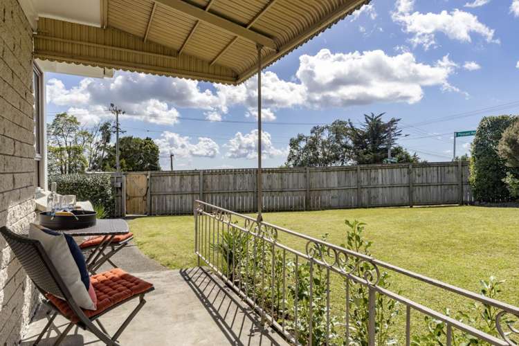 64 West Coast Road Glen Eden_5