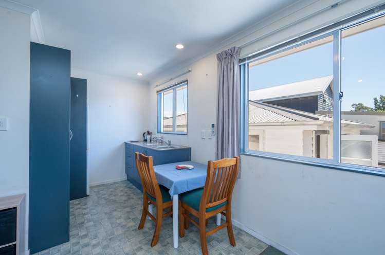 22 Andrew Street Stoke_13