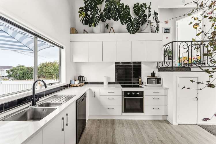 82 Percy Road Papamoa Beach_1