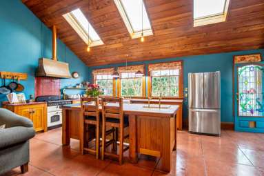 451 Ridge Road_4