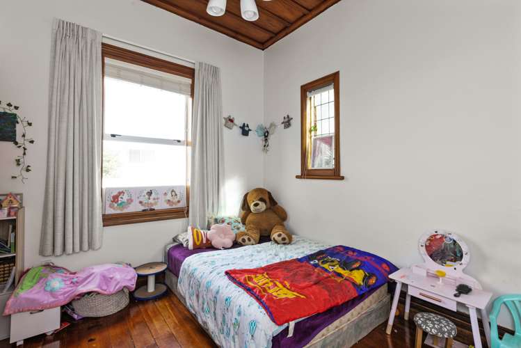 653 Marine Parade Napier South_7