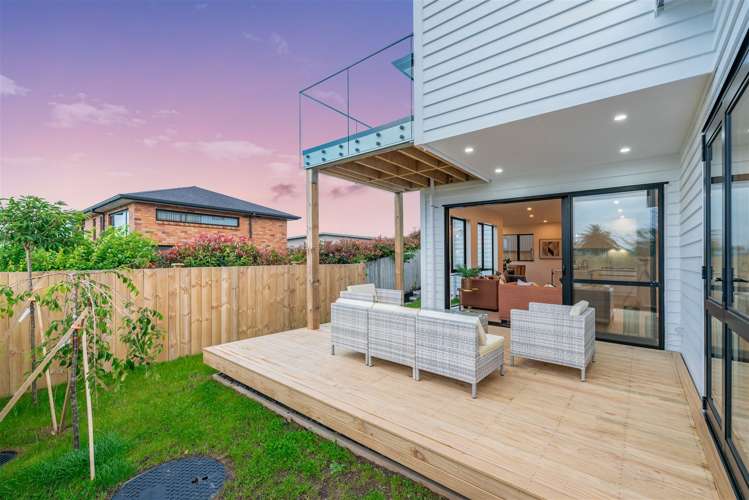 14 Matau Rise Te Atatu Peninsula_5