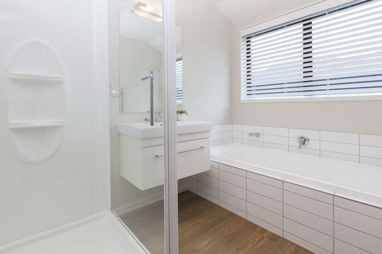 16 Handley Crescent Wigram_24