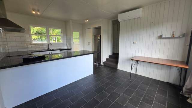  E/470 Stokes Valley Road Stokes Valley_4