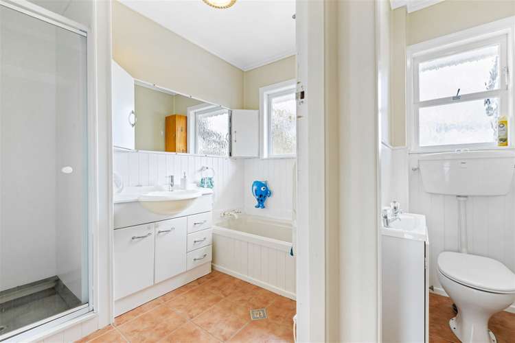 5 Earl Road Titirangi_10