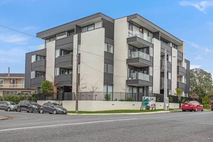 1 Willoughby Avenue_0