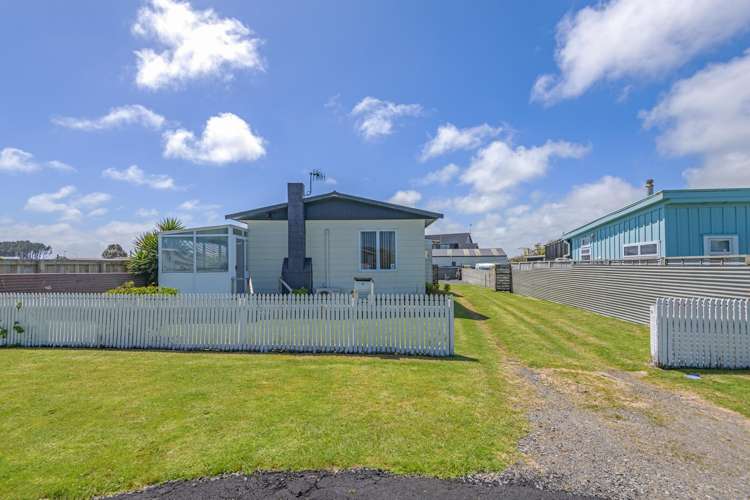 8 Hart Street Foxton Beach_19