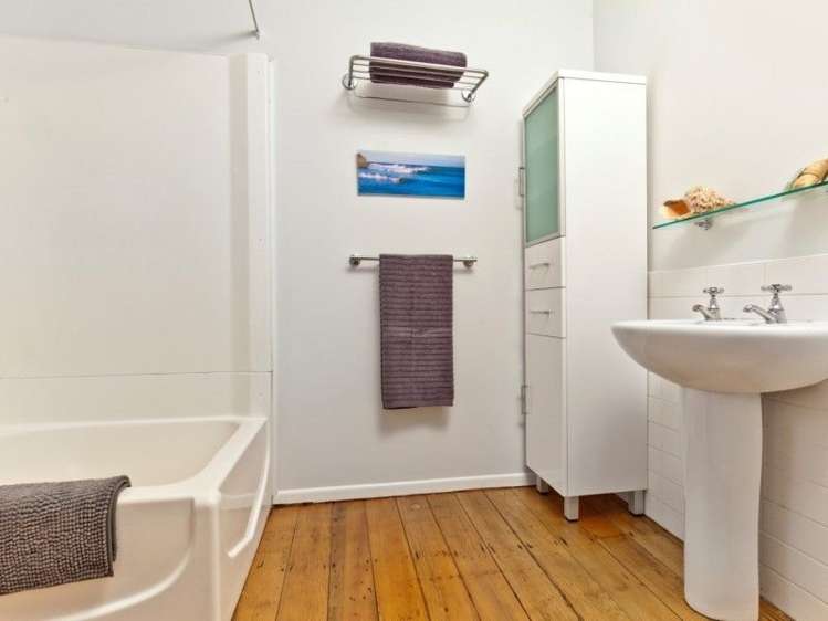 40a Old Lake Road Narrow Neck_15