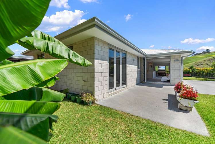 101 Ballintoy Park Drive Welcome Bay_1